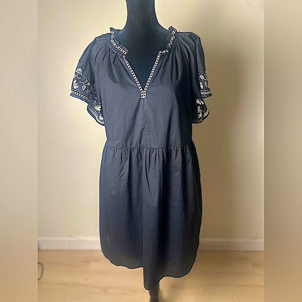 OLD NAVY Women’s Black Embroidered Mini Swing Dress - Size Medium - 100% Cotton